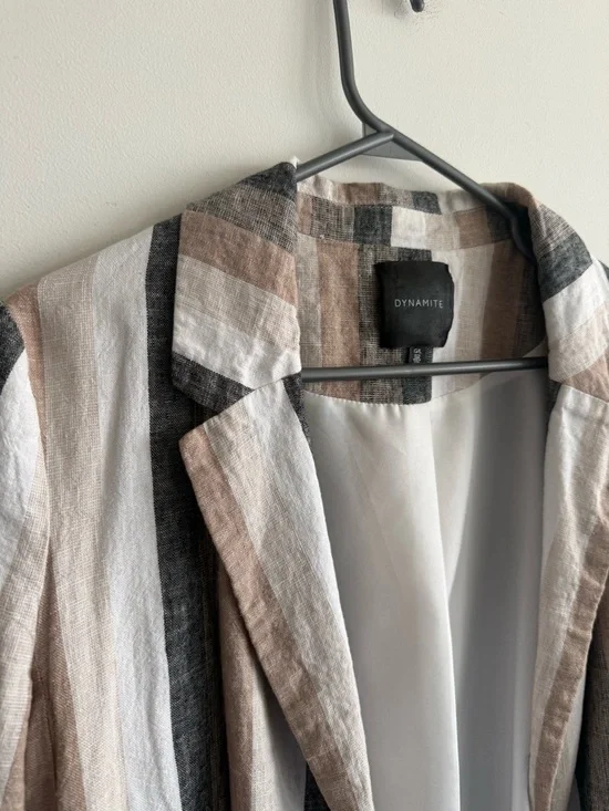 Dynamite Striped Linen blazer - Picture 4 of 7
